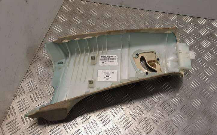 Tesla Model S (2016 - 2021)  102161300A Отделка стойки (B) (верхняя)