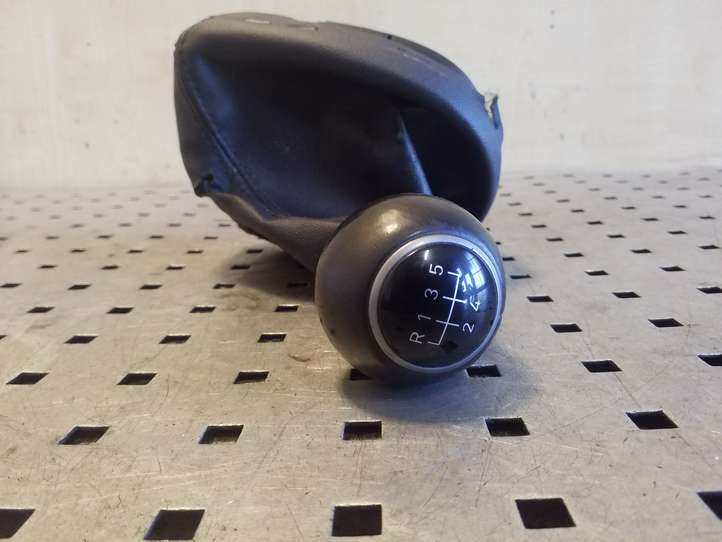 Seat Altea XL (2004 - 2015)  5P0863279 Отделка рычага переключения передач (кожа, головка)