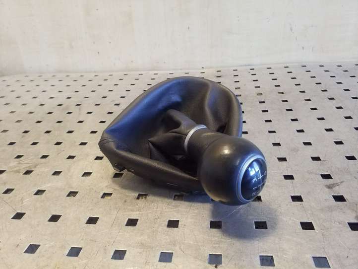 Seat Altea XL (2004 - 2015)  5P0863279 Отделка рычага переключения передач (кожа, головка)