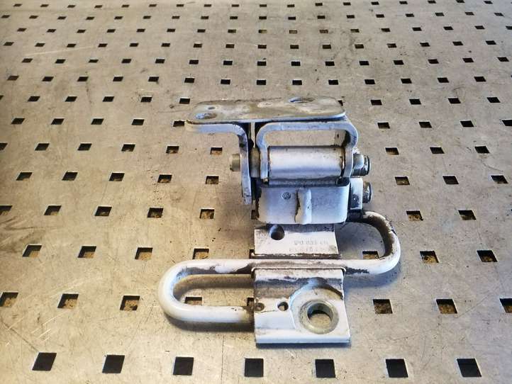 Seat Altea XL (2004 - 2015)  1P0833411 Нижняя петля задней двери