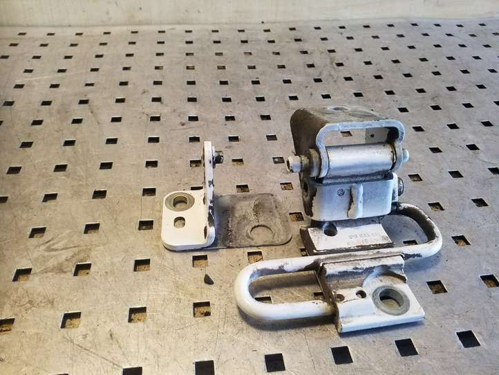 Seat Altea XL (2004 - 2015)  1P0833411 Нижняя петля задней двери