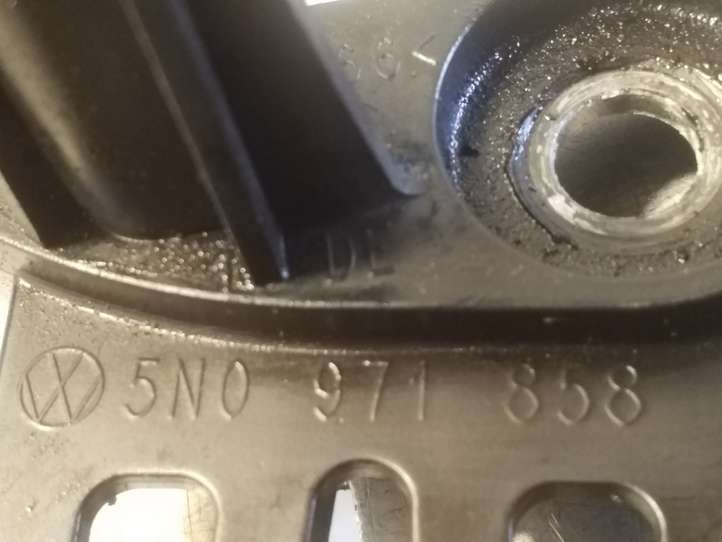 Volkswagen Sharan (2010 - 2015)  5N0971858 Другая деталь отсека двигателя
