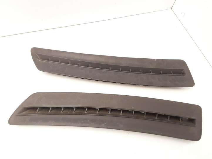 Fiat Croma (2005 - 2011)  735364146 Воздушная решётка окна