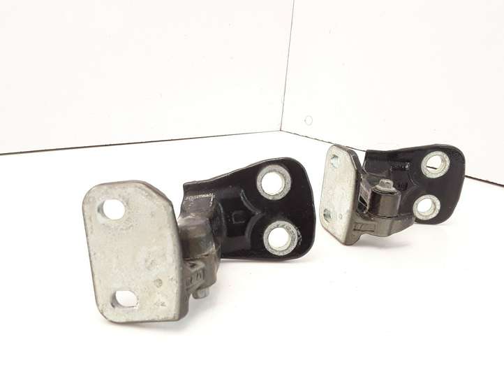 Land Rover Discovery (2004 - 2009)  BDB780052  Комплект петель задней двери
