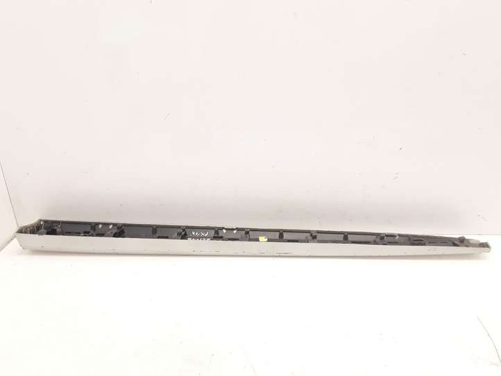 Renault Megane III (2009 - 2016)  808776304R Отделка (молдинг) передней двери