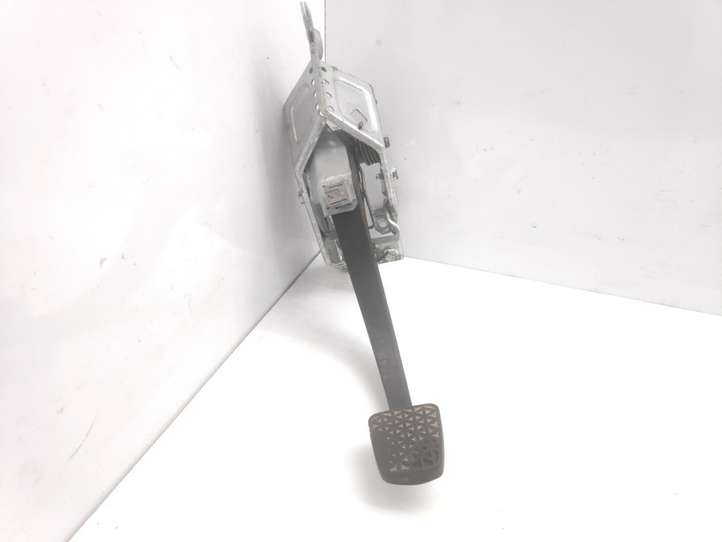 Opel Astra (2004 - 2009)  28870 Педаль сцепления