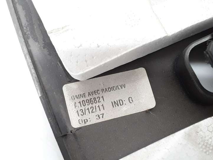 Citroen C3 (2009 - 2013)  9686363077 Отделка рулевой колонки