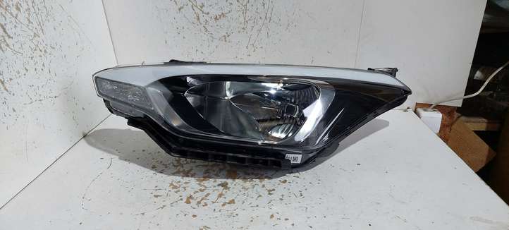 Hyundai i20 (2014 - 2018)  92101C8000 Передняя фара