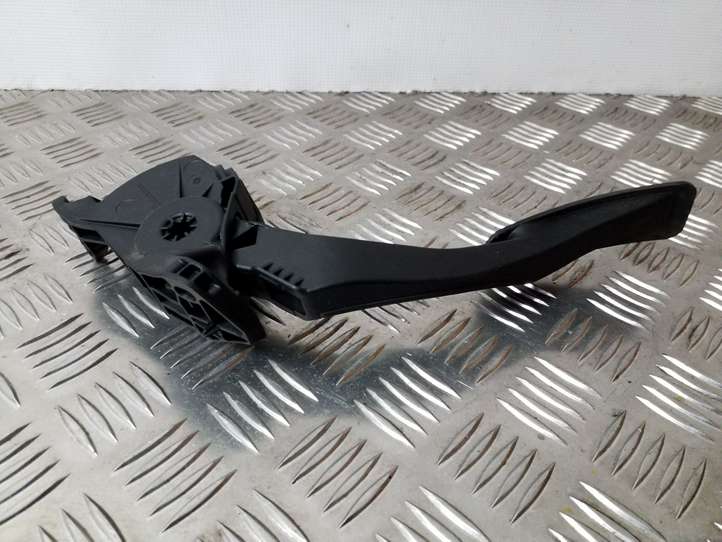 Opel Astra (2012 - 2015)  13252704 Педаль акселератора