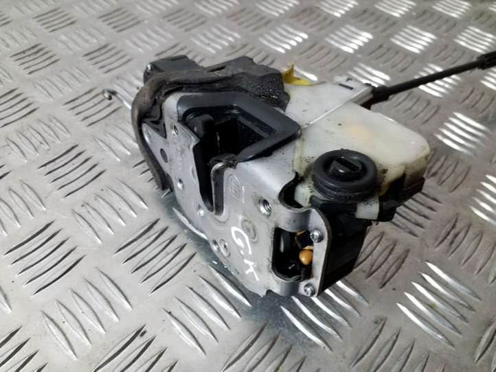 Opel Astra (2012 - 2015)  3023881 Замок задней двери