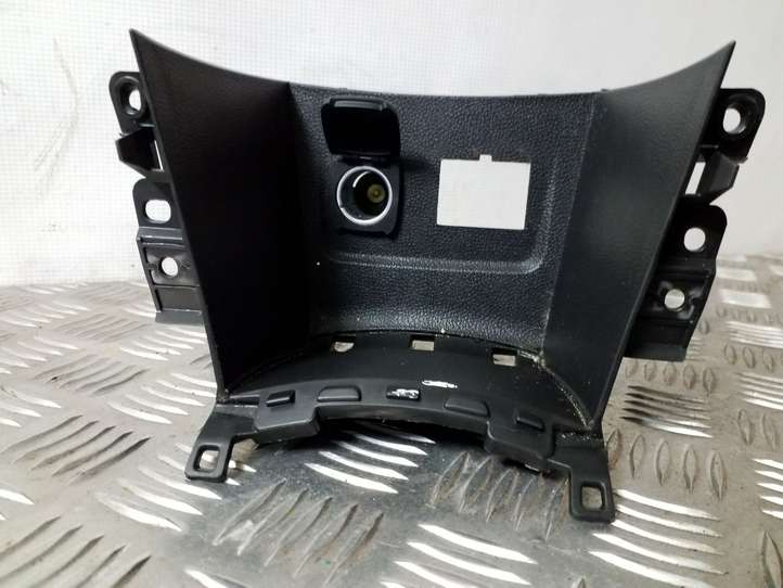 Opel Mokka (2012 - 2016)  95080702 12 V гнездо (сзади)