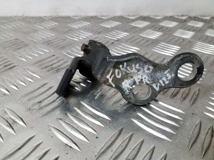 Ford Focus (1998 - 2004)   Верхняя петля передней двери