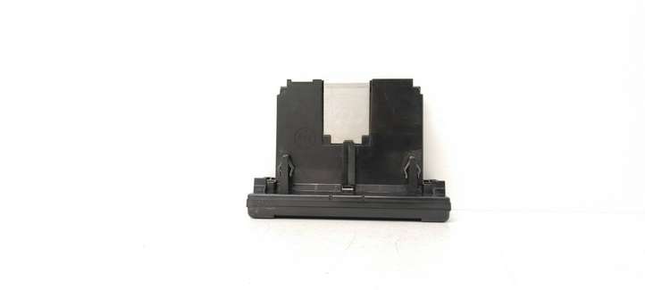 Volvo V50 (2004 - 2008)  30679647 Экран/ дисплей / маленький экран