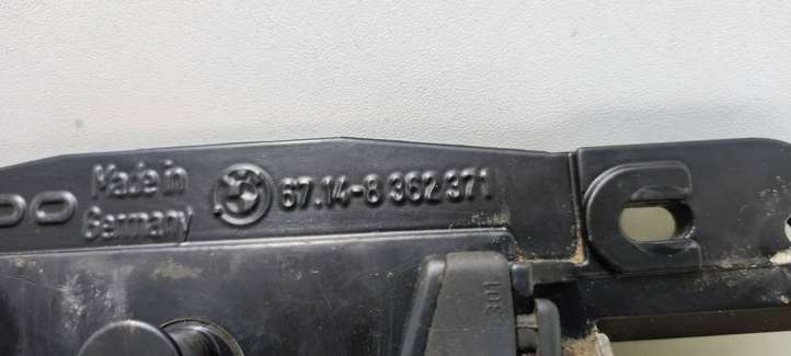 BMW 5 E39 (1996 - 2003)  67148362371 Притягиватель задней крышки
