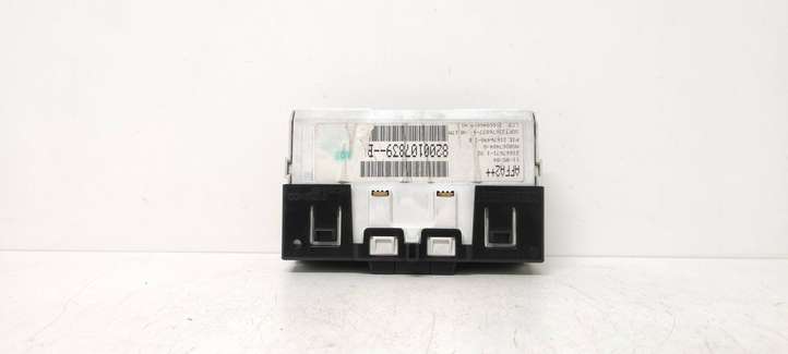 Renault Megane II (2002 - 2005)  8200107039 Экран/ дисплей / маленький экран