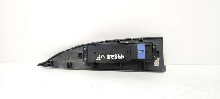 SsangYong Kyron (2005 - 2007)  7225009000 Кнопка стеклоподъемников