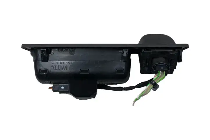 BMW 2 F46 (2015 - ) 746316306 Кнопка закрытия крышки багажника — фото 2