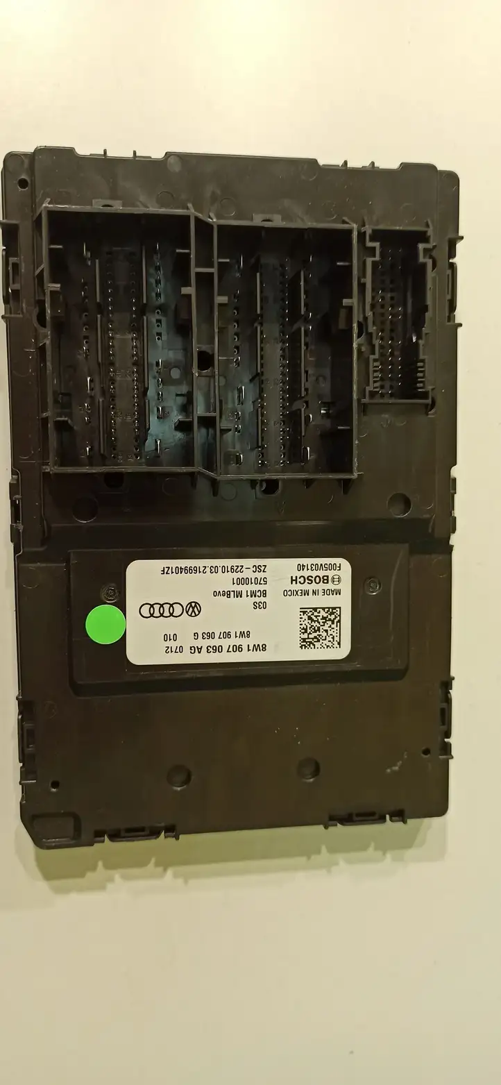 Audi A4 (2015 - 2019)  8W1907063AG Mодуль kомфортa