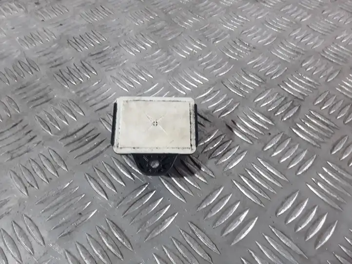 BMW X1 E84 (2009 - 2015)  857008702 Реле подогрева свеч