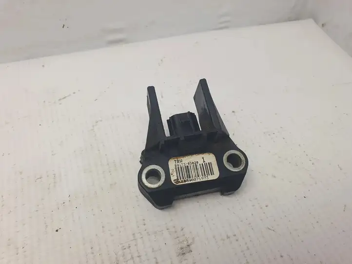 Toyota Yaris (2005 - 2009) 891730D020 Датчик удара SRS — фото 1
