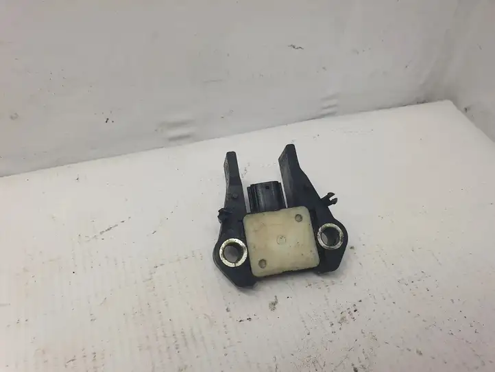 Toyota Yaris (2005 - 2009) 891730D020 Датчик удара SRS — фото 2