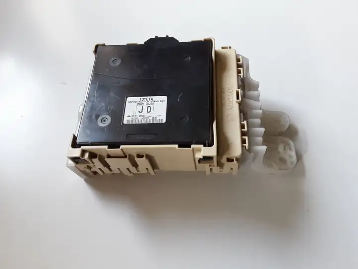 Toyota Auris E180 (2012 - 2018) 8922102330 Модуль комфорта — фото 1