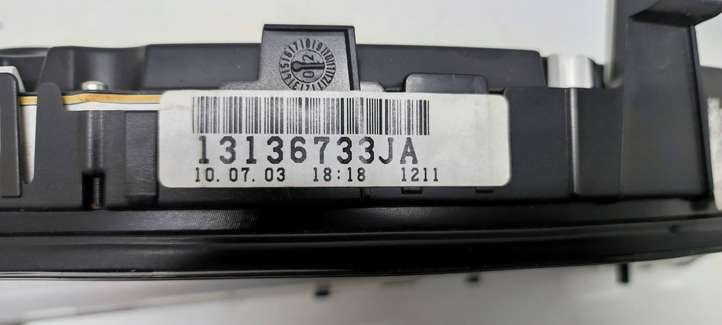 Opel Signum (2002 - 2008)  13136733JA Спидометр (приборный щиток)