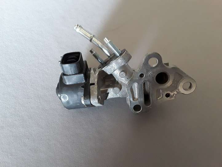 Toyota Yaris (2014 - 2019)  2562047020 Клапан EGR