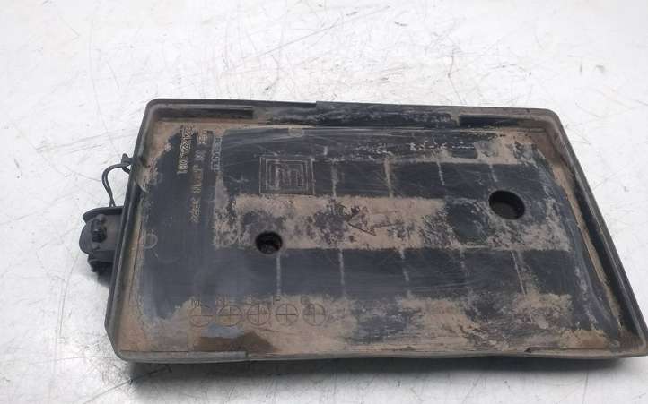 Subaru Outback (2009 - 2014)  82122AJ001 Крышка ящика аккумулятора
