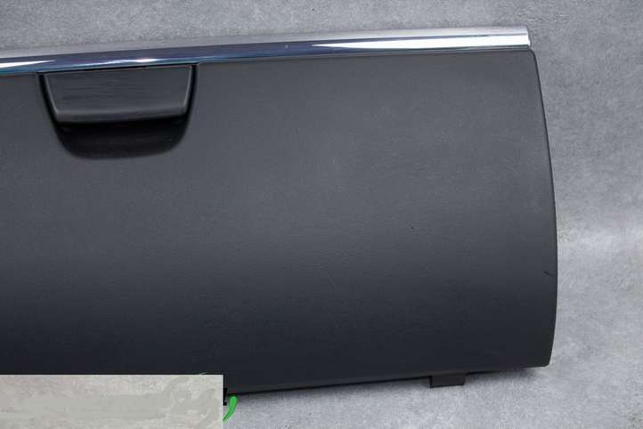 Citroen C6 (2005 - 2012)   Крышка ящика для вещей (бардачка)