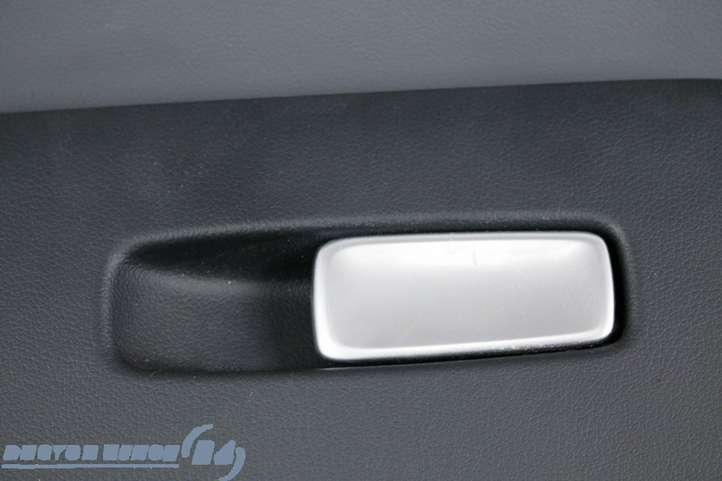Audi Q3 (2011 - 2014)  8U0971679A Крышка ящика для вещей (бардачка)