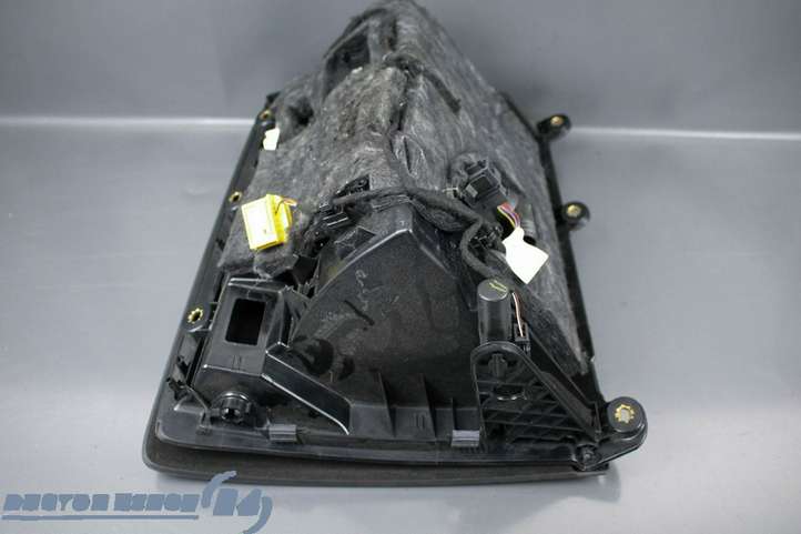 Audi Q3 (2011 - 2014)  8U0971679A Крышка ящика для вещей (бардачка)