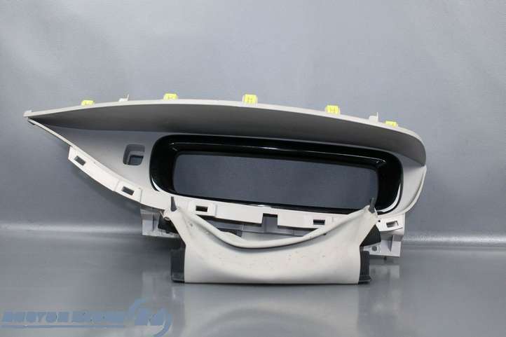 Renault ZOE (2012 - )  681401452R Другая деталь панели