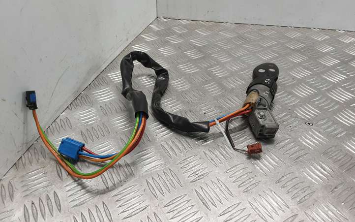 Citroen Xsara Picasso (1999 - 2012)  9632897680 Замок зажигания
