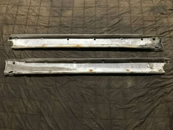 Mercedes-Benz ML W163 (1997 - 2005)  1636900240 Порог
