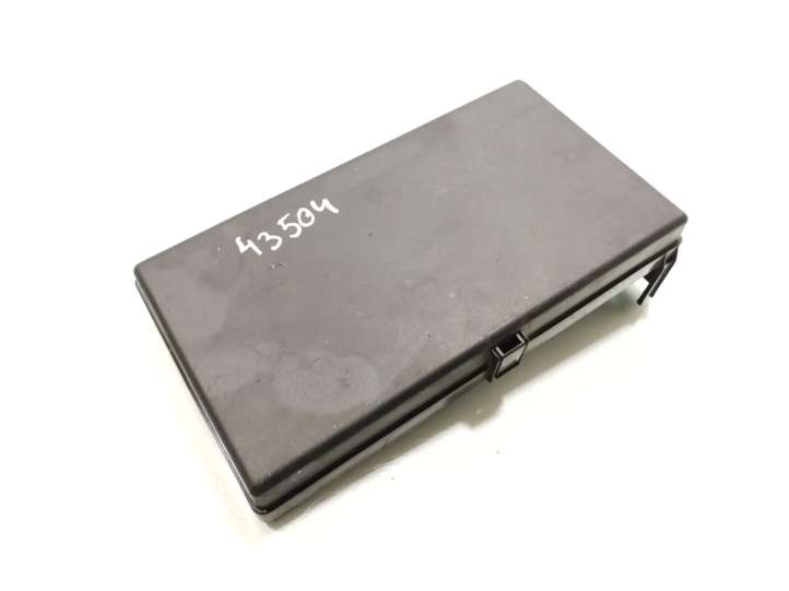 Toyota Land Cruiser (J120) (2002 - 2009)  82662-60331 Крышка ящика предохранителей