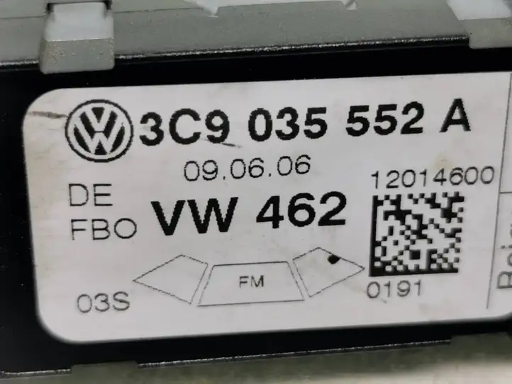 Volkswagen PASSAT B6 (2005 - 2010) 3C9035552A Усилитель антенны — фото 2