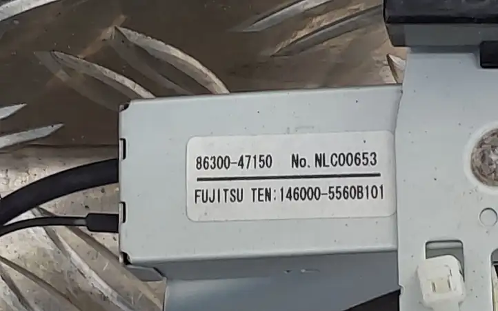 Toyota Prius+ (ZVW40) (2011 - 2018) 8630047150 Усилитель антенны — фото 3