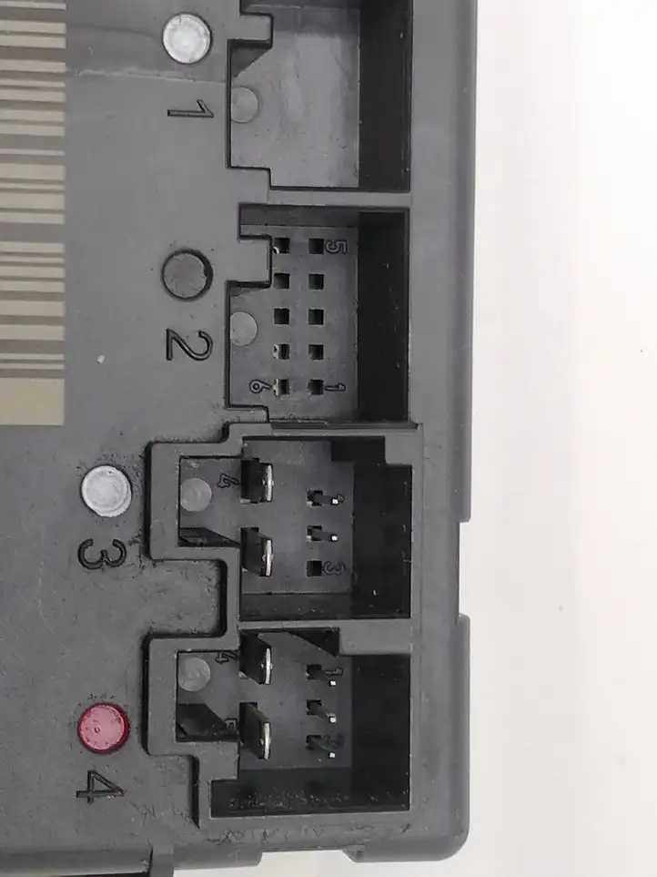 Mercedes-Benz C W204 (2007 - 2014) A2128204085 Блок управления дверью — фото 2