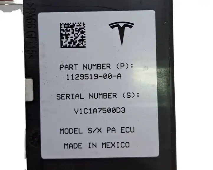 Tesla Model X (2015 - 2021) 112951900A Блок управления парктрониками — фото 6