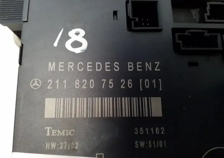 Mercedes-Benz E W211 (2002 - 2009) A2118207526 Блок управления дверью — фото 4