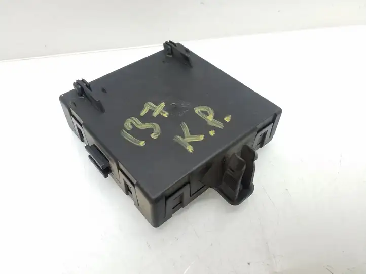 Mercedes-Benz C W204 (2007 - 2014) A2128203485 Блок управления дверью — фото 3
