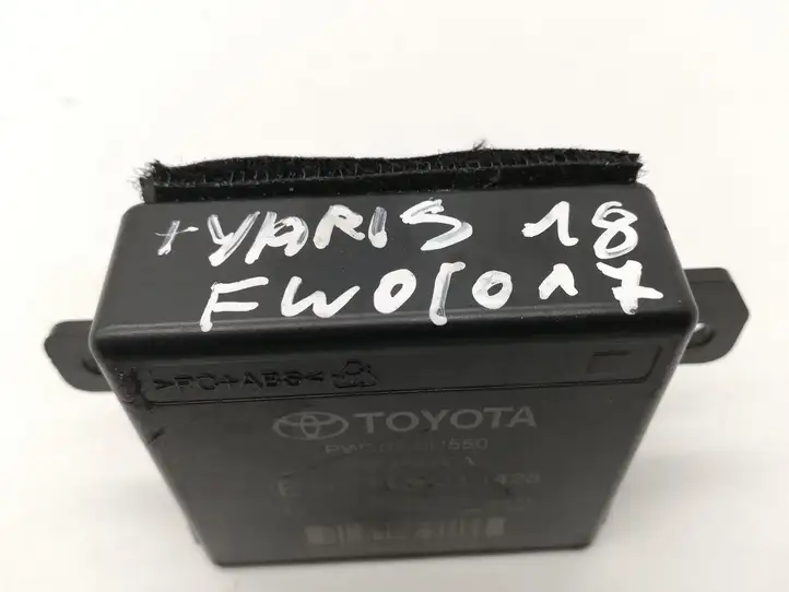 Toyota Yaris (2014 - 2019) PW5010D550 Блок управления парктрониками — фото 3