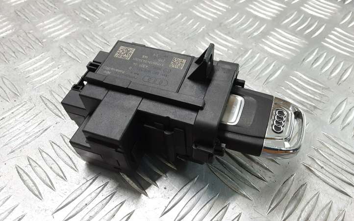 Audi A4 (2011 - 2015)  8K0909131D Ключ / карточка зажигания