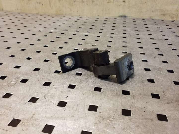 Audi Q5 (2008 - 2012)  8K0831402B Нижняя петля передней двери