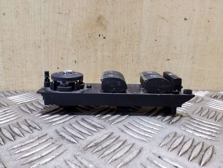 Ford Focus (2011 - 2015)  AM5T14A132CA Кнопка стеклоподъемников