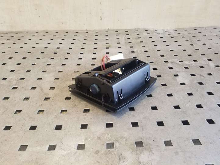 BMW X3 E83 (2003 - 2010)  5116341402204 12 V гнездо (сзади)