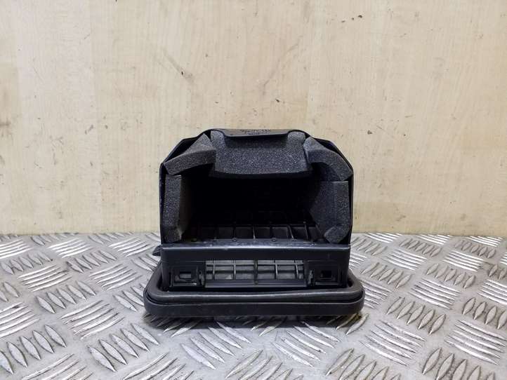 Audi Q5 (2008 - 2012)  8K0819161B Вентиляционная решётка
