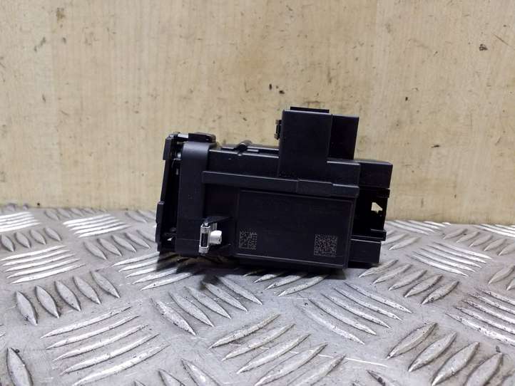 Audi Q5 (2008 - 2012)  8K0909131D Замок зажигания