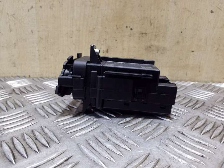 Audi Q5 (2008 - 2012)  8K0909131D Замок зажигания
